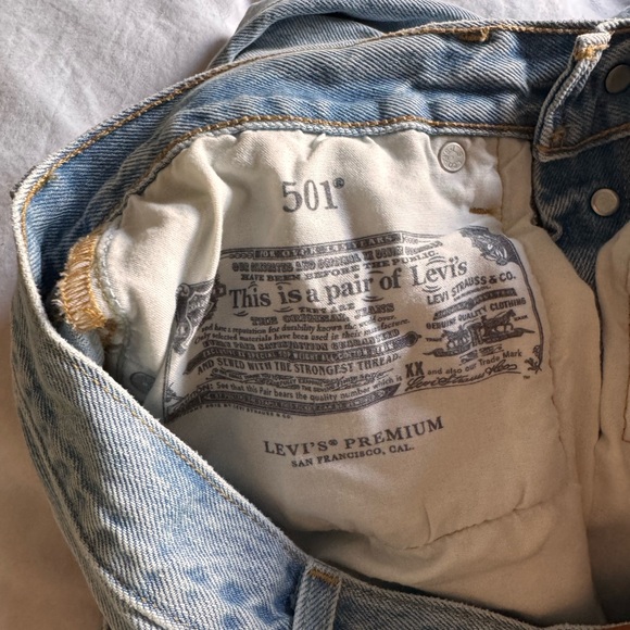 Levi’s 501 Crop in Luxor RA - Picture 4 of 4